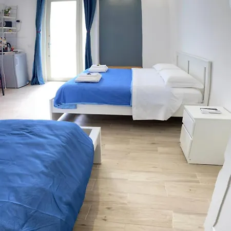 Nocleg ze śniadaniem Giomartrooms 3*