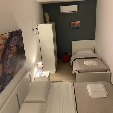 Nocleg ze śniadaniem Giomartrooms 3*